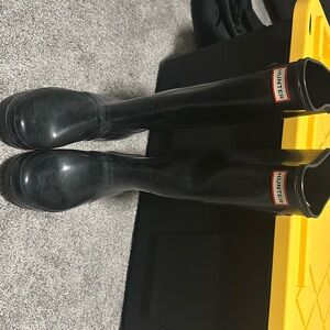Size 10 black hunter tall rain boots